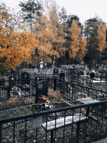 Как заменить памятник на могиле и куда деть старый?