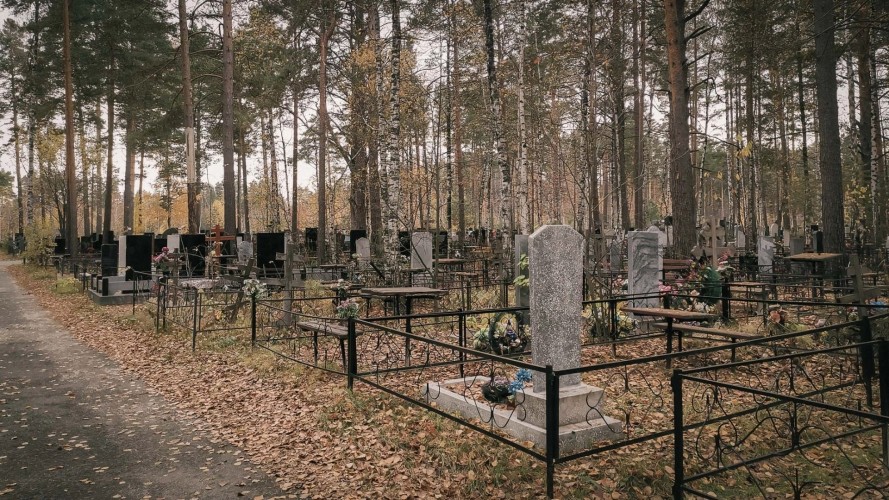 Как заменить памятник на могиле и куда деть старый?