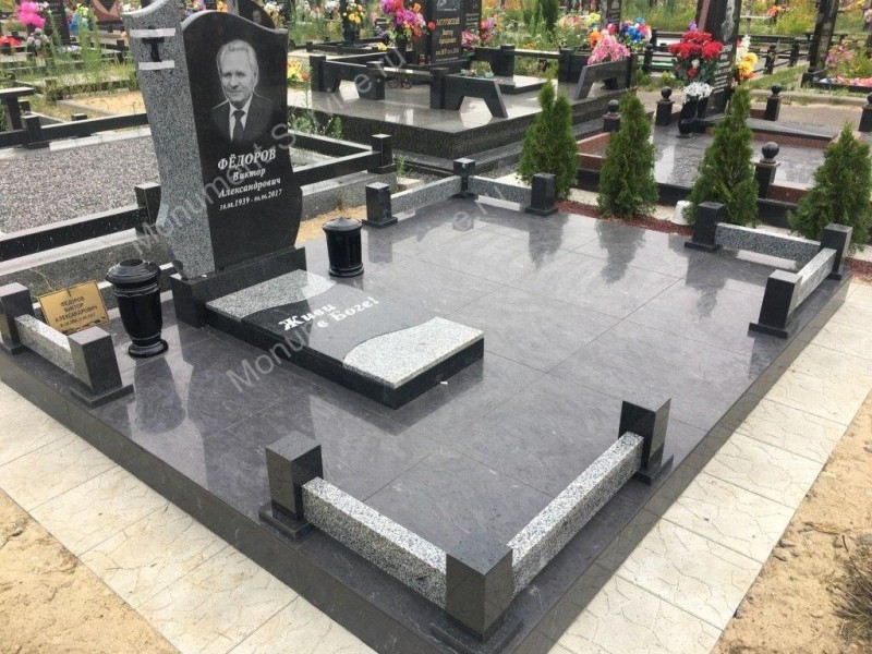Красивый памятник на могилу