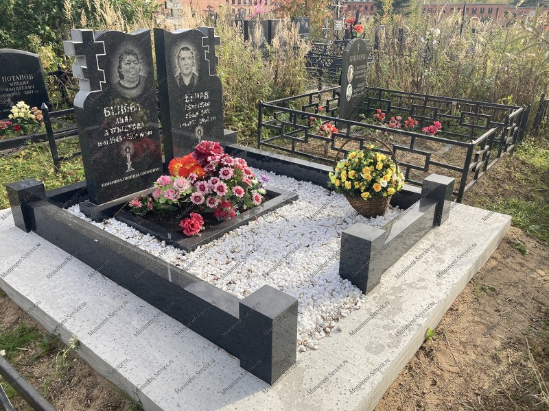 Памятник из гранита