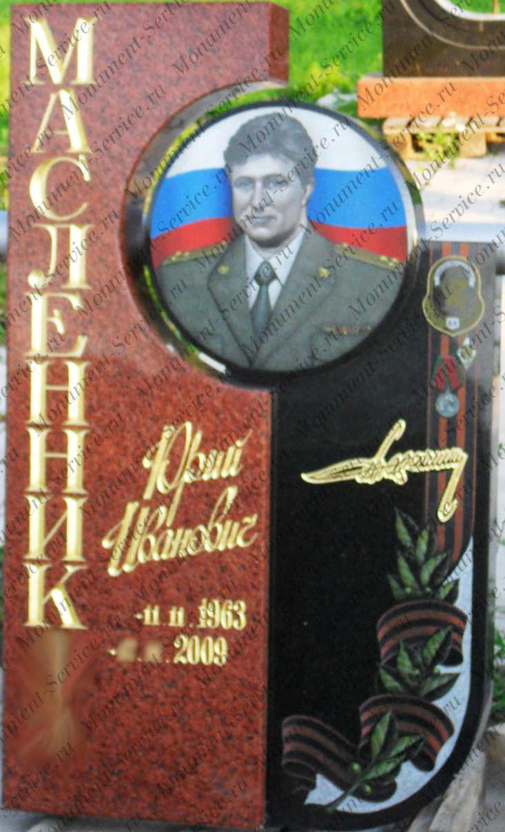 Гранитный памятник военному на могиле Памятник военному с портретом