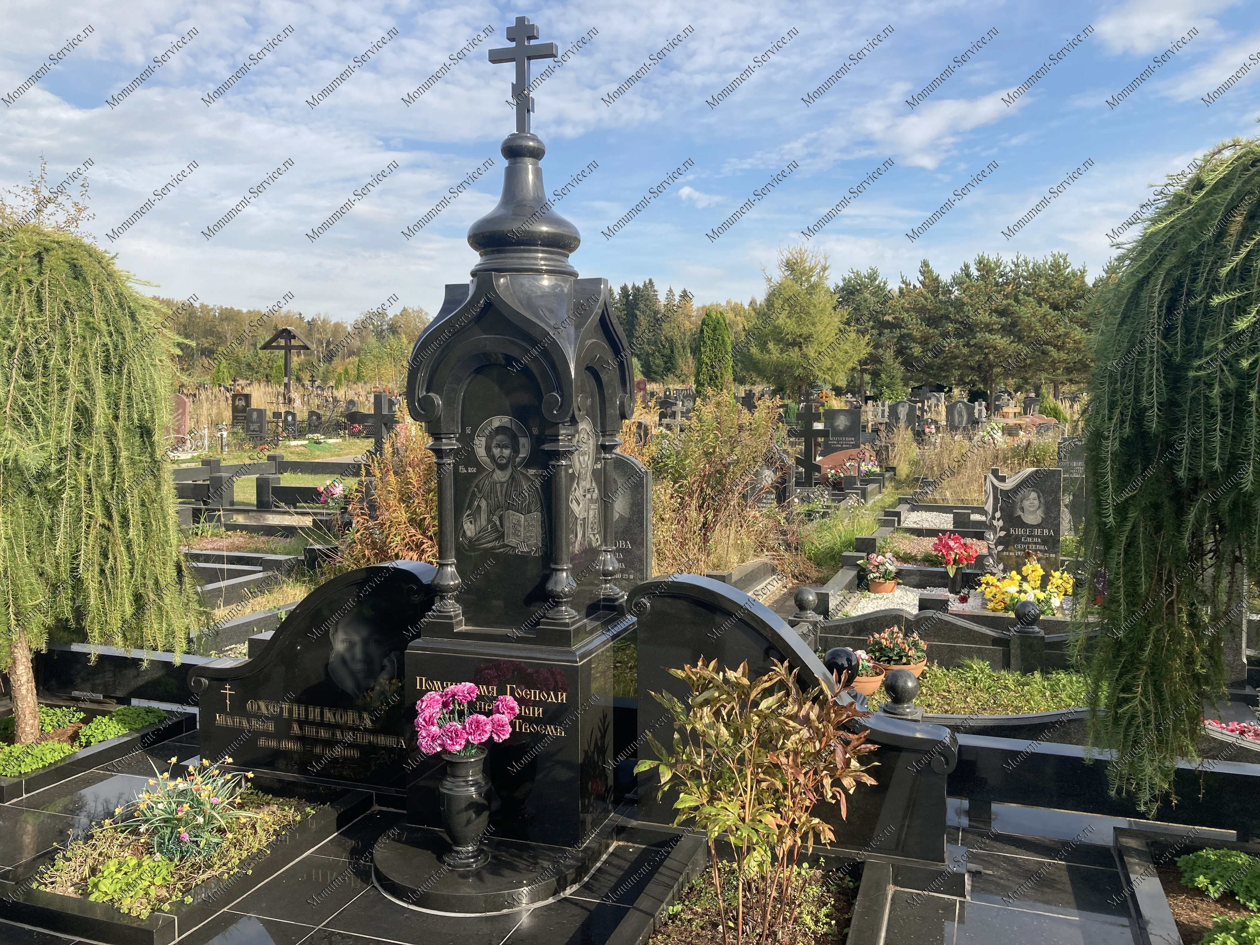 Памятник голгофа