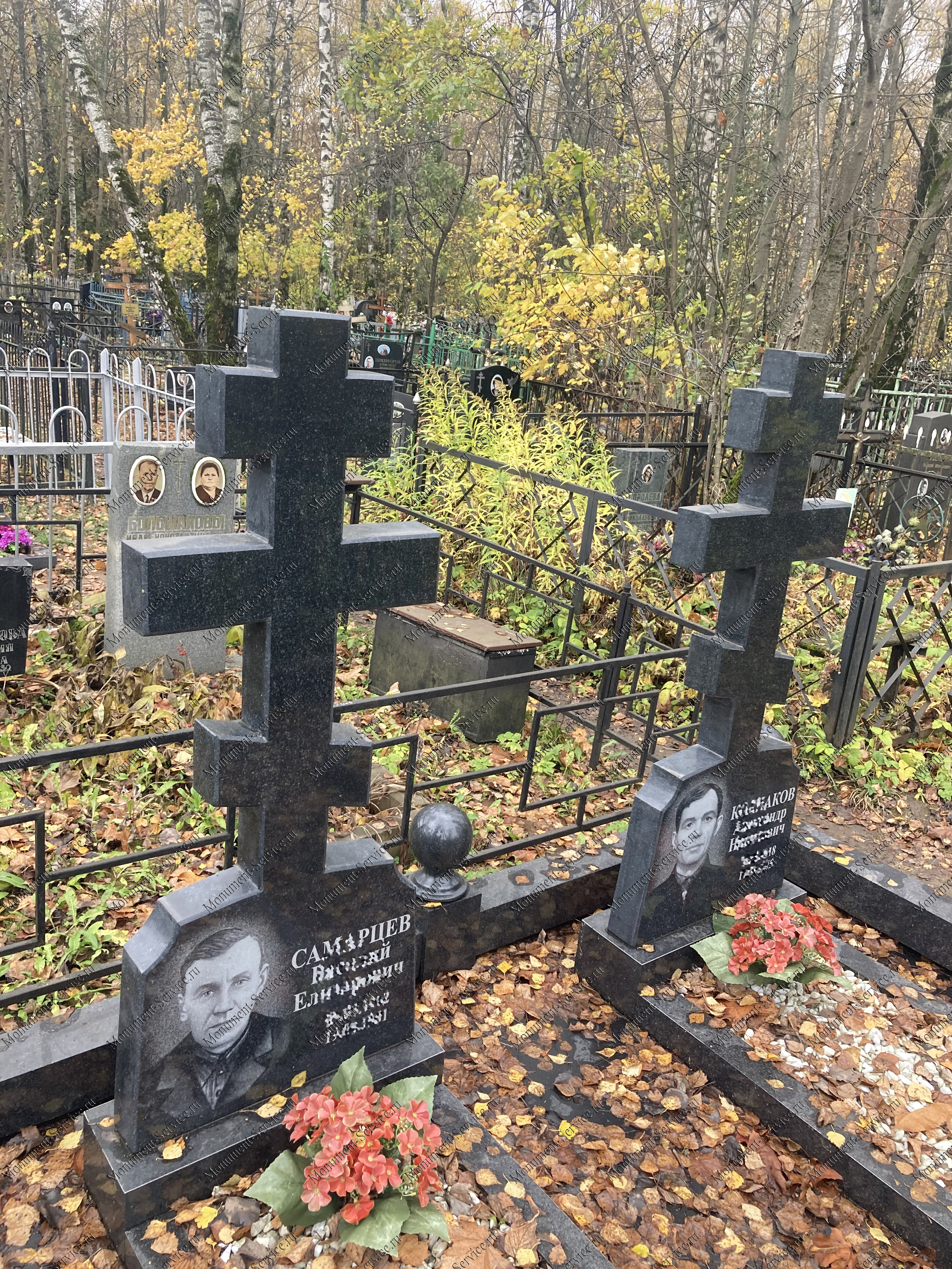 Гранитный крест на могилу