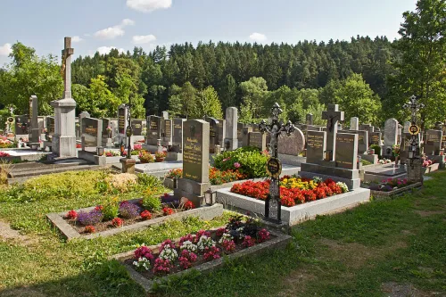 Изображение №3: Гранит или мрамор: что лучше для памятника | Monument-Service