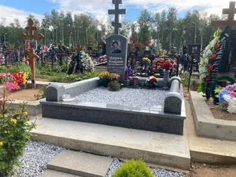 Гранитный крест Гранитный крест