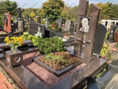 Изготовление надгробий в Москве с установкой