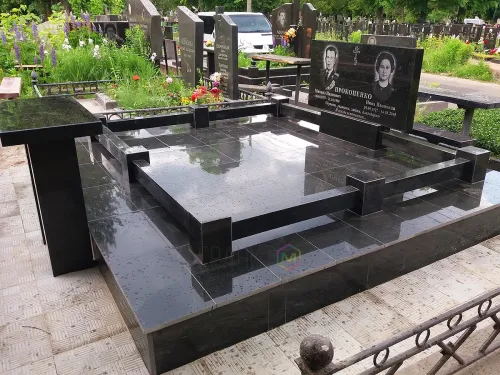 Памятник на могилу для двоих