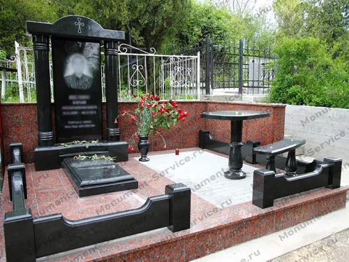 Памятник