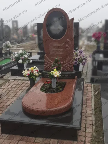 Памятник Мужчине