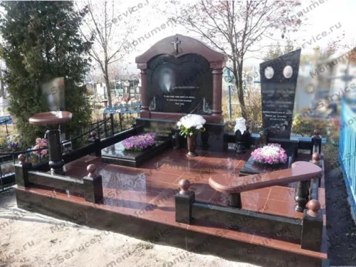 Памятник на могилу от Монумент Сервис