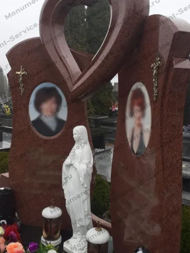 Памятник с ангелом