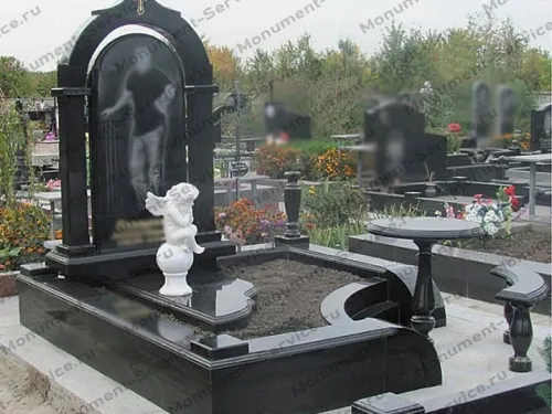 Памятник с гравировкой