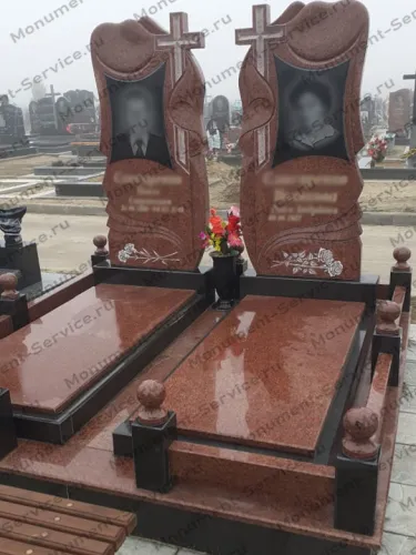 Семейный мемориальный комплекс на могилу