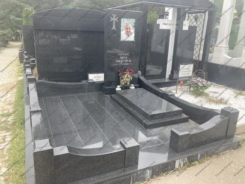 Гранитный комплекс для мамы
