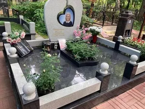 Комплекс на могилу в Москве